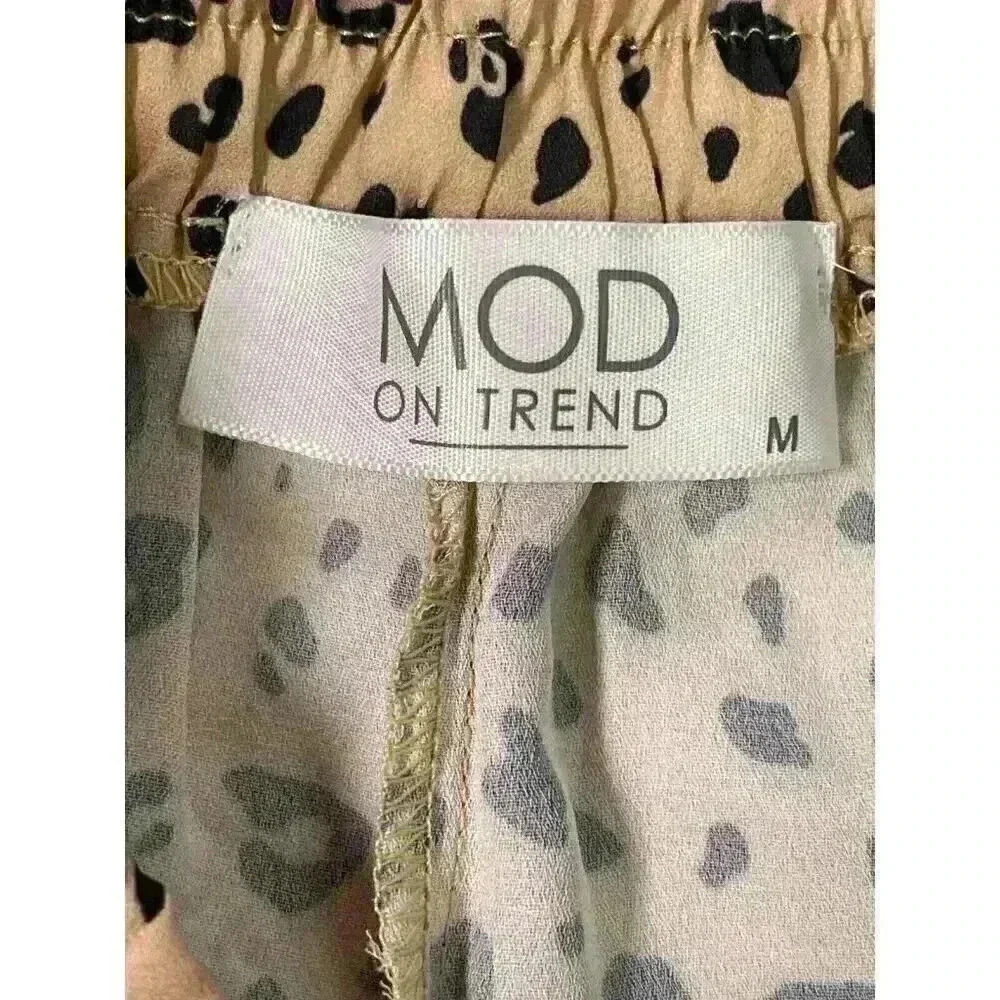 MOD On Trend Leopard Ruffle Shorts M Boho Summer Style - Picture 4 of 4